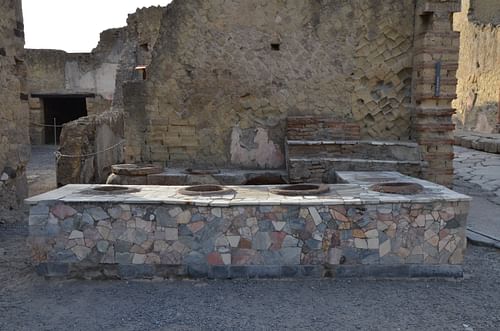 A Thermopolium in Herculaneum