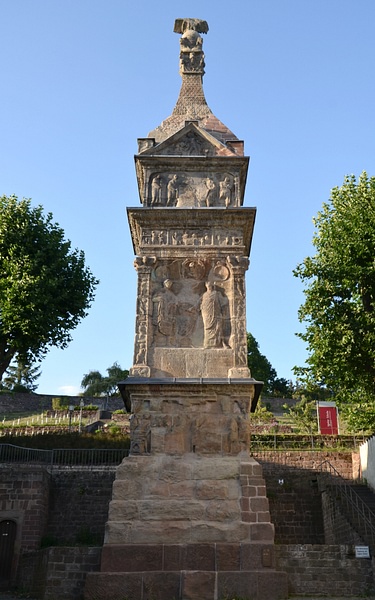 Igel Column